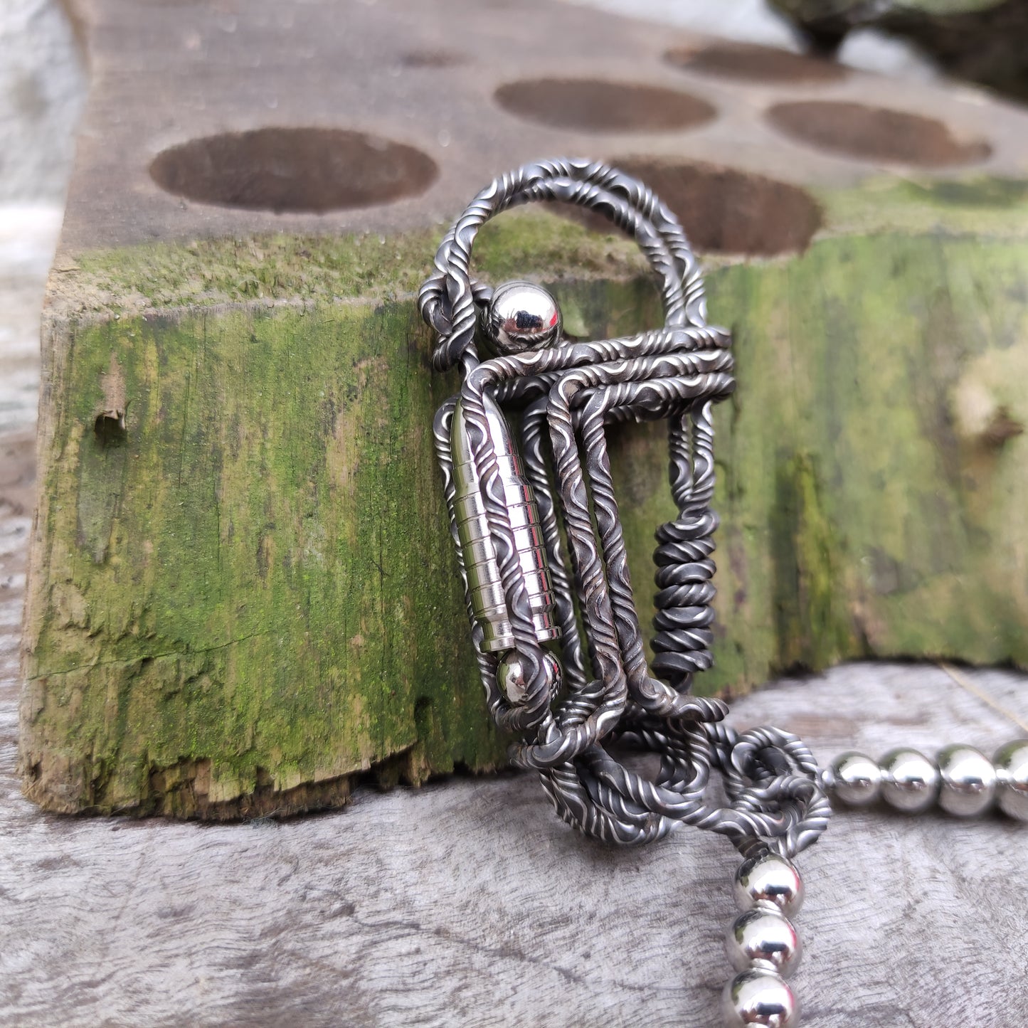 Handcrafted Damascus Keychain β Rugged Gift for Hunters & Outdoor Lovers