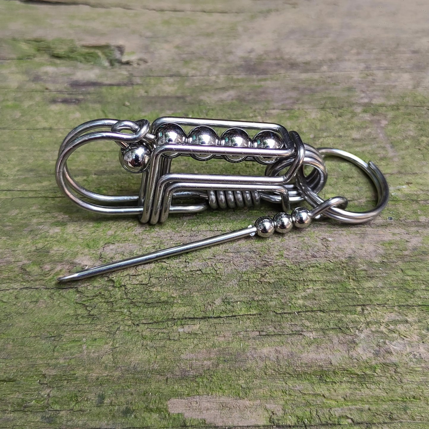 Minimalist Handmade Keychain – Inspired by Outdoor & Hiking Style