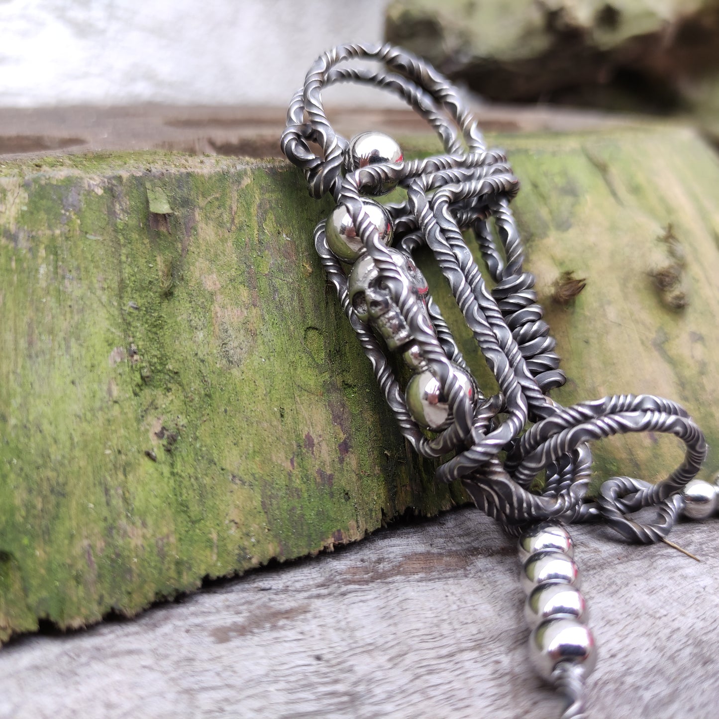 Skull Damascus Keychain – Bold Biker Spirit, Handcrafted Steel