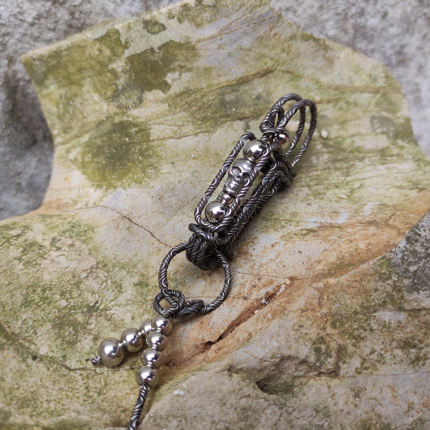 Skull Damascus Keychain – Bold Biker Spirit, Handcrafted Steel