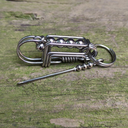 Minimalist Handmade Keychain – Inspired by Outdoor & Hiking Style